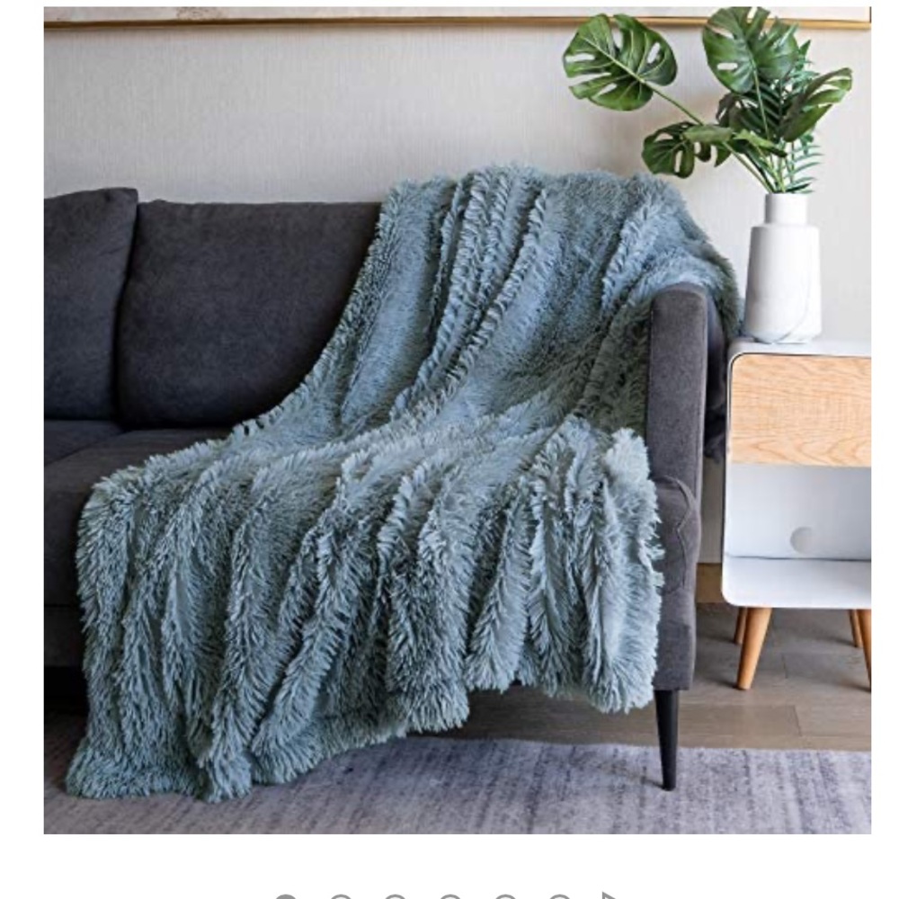 Toonow soft fuzzy fur blanket (queen size )